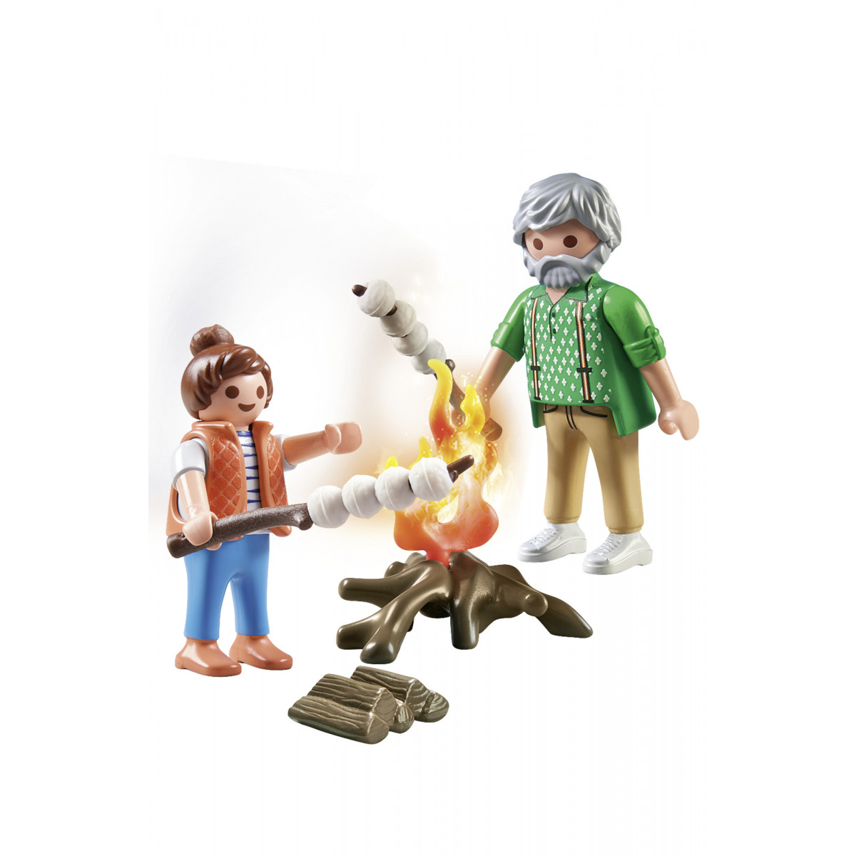 Zwei Spielfiguren rösten Marshmallows über einem Lagerfeuer, neben dem Holz gestapelt ist.