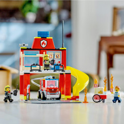 LEGO City 60375 Feuerwehrstation und Löschauto