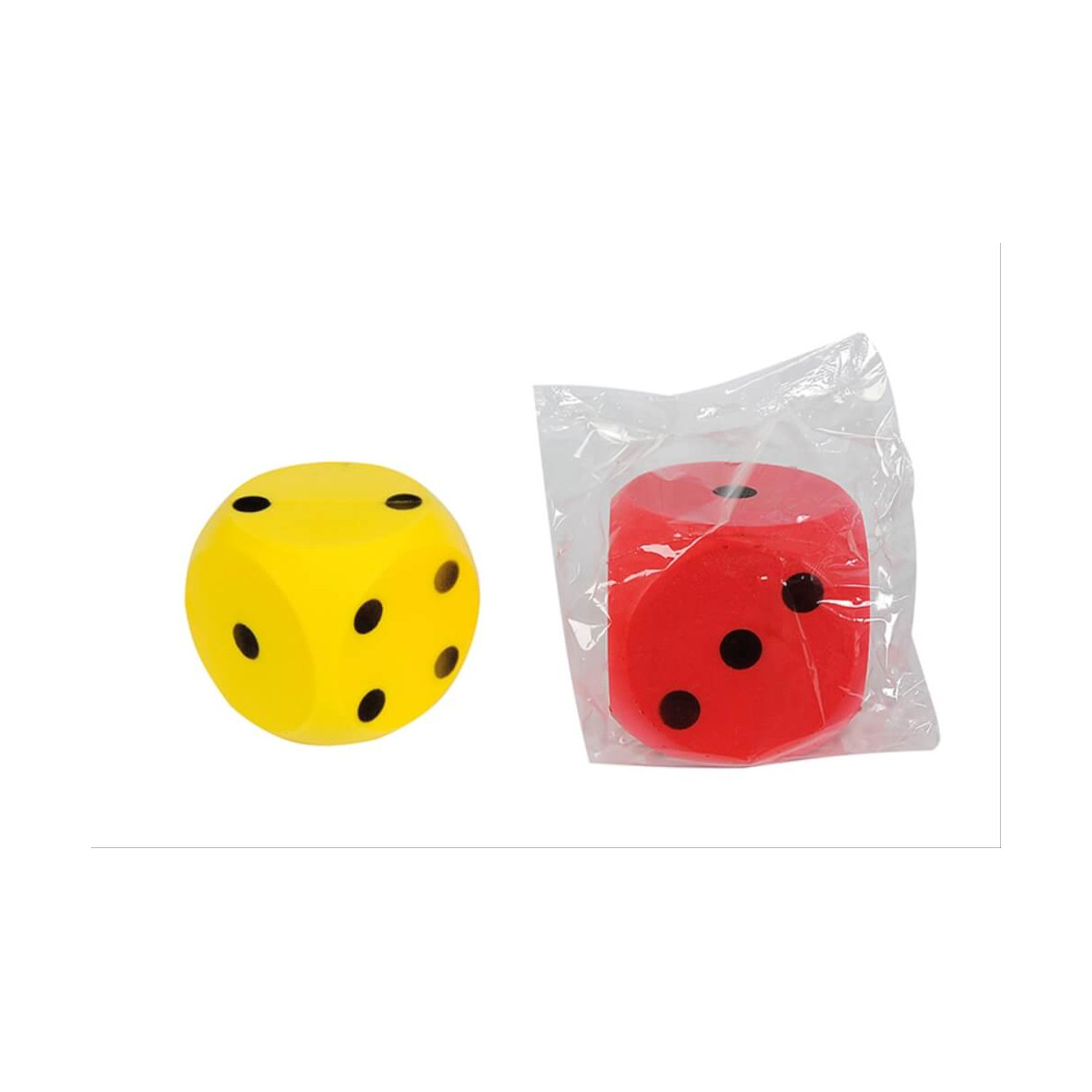 Ein gelber und ein roter Würfel mit schwarzen Punkten in Kunststoffverpackung auf weißem Hintergrund.