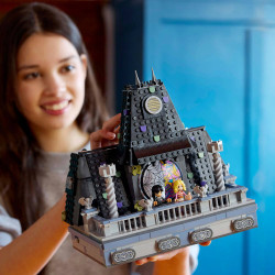 thumb-alternative:LEGO® Wednesday 76781 Wednesdays und Enids Zimmer im Studentenwohnheim