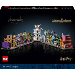 LEGO Harry Potter Winkelgasse-Set mit bunten Gebäuden und Drache auf der Gringotts Bank auf der Box abgebildet.
