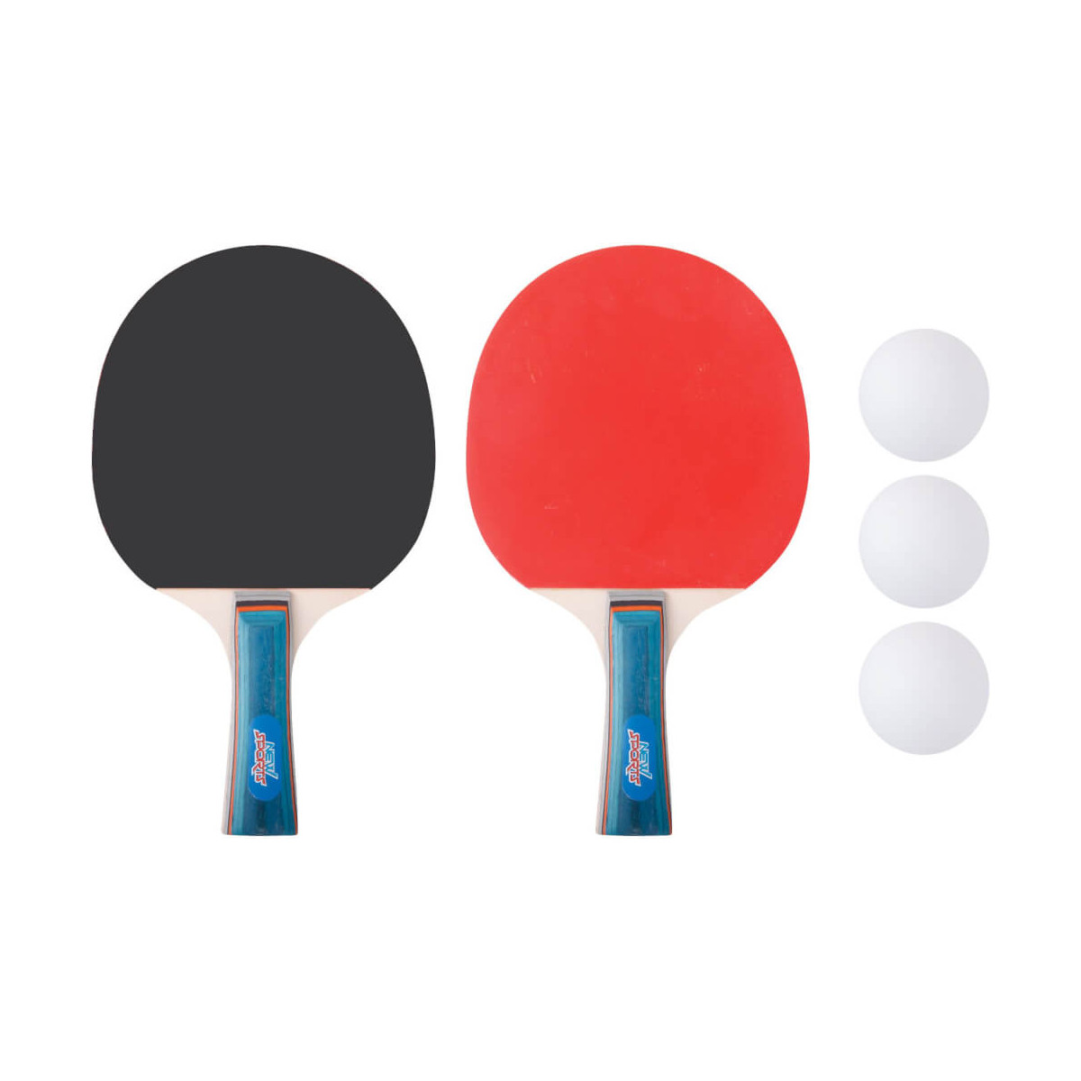Zwei Tischtennisschläger (schwarz und rot) und drei weiße Bälle auf weißem Hintergrund.