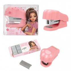 Pinkfarbener Pfoten-Tacker mit passender Heftklammernbox, Verpackung zeigt blondes Mädchen mit Welpen.