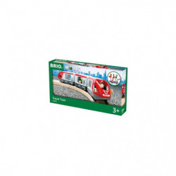 Spielzeugeisenbahn mit zwei Waggons und zwei Figuren (eine rote, eine grüne) auf weißem Hintergrund.