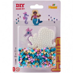 DIY-Perlen-Set mit bunten Perlen, weißer Basis und Meerjungfrau-Motiv auf der Verpackung.