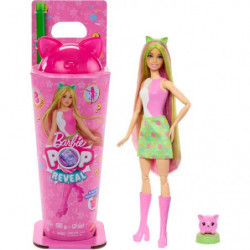 Barbiepuppe mit langen blonden Haaren, rosa Stiefeln, grünem Rock, Becherverpackung und Katzen-Accessoire.
