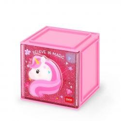 Rosa Aufbewahrungsbox mit Einhorn-Motiv und dem Aufdruck "Believe in Magic" auf der Vorderseite.