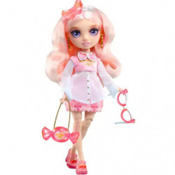 img_0:Modepuppe mit langen pinken Haaren, pink-weißem Outfit, pinken Schuhen und Accessoires.
