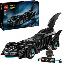 img_0:LEGO Batmobile Set mit Verpackung, Batmobil-Modell und Batman-Minifigur vorne ausgestellt.