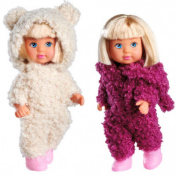 img_0:Zwei blonde Puppen mit lockigen Overalls (weiß mit Bärenohren, lila), beide tragen rosa Stiefel. [Produktname].